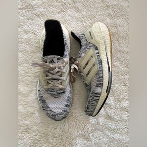 Adidas Women's Black and White Ultraboost, 7.5